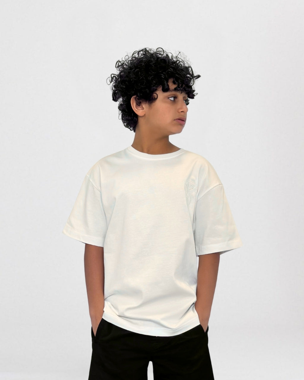 Oversize tee for boys with back needle work